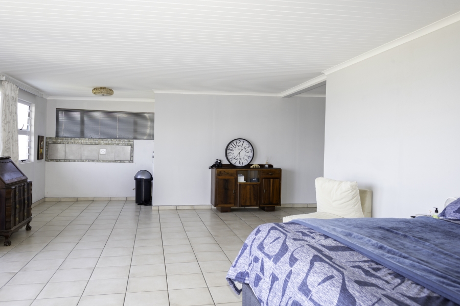 11 Bedroom Property for Sale in West Beach Eastern Cape